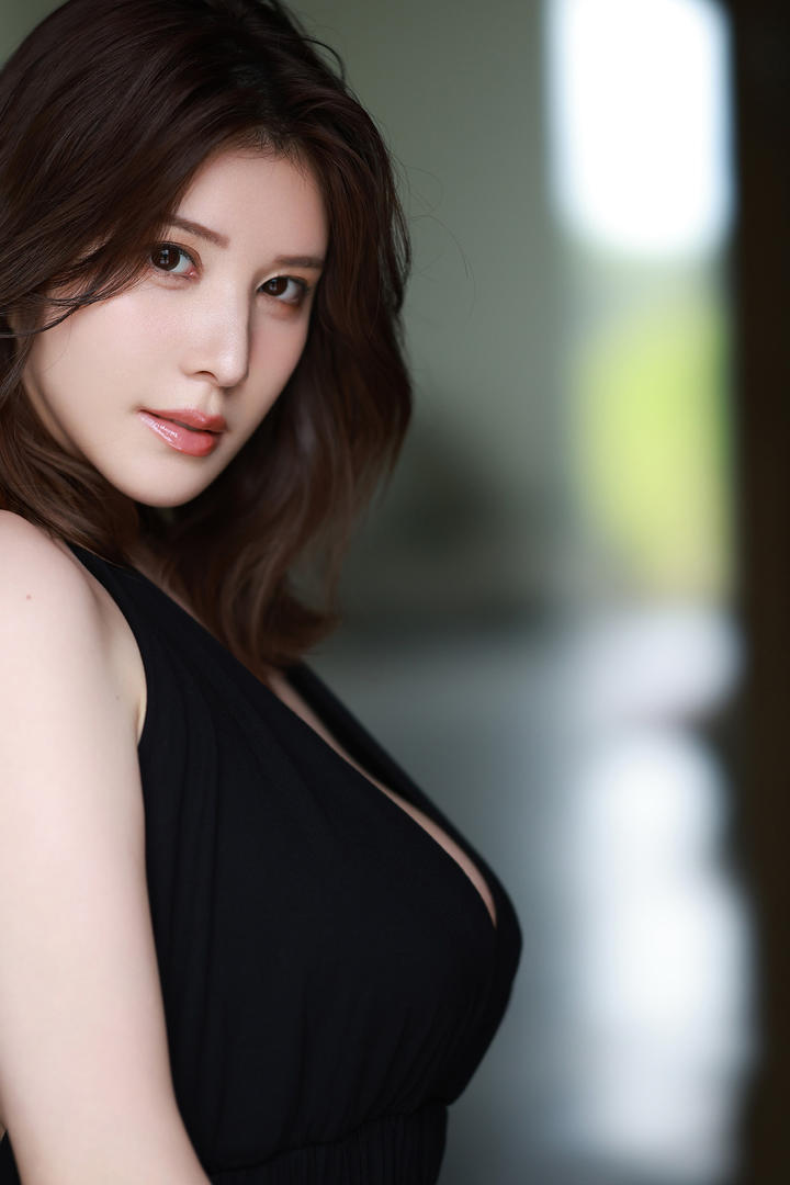 日本大胸成熟美女高清手机壁纸大图