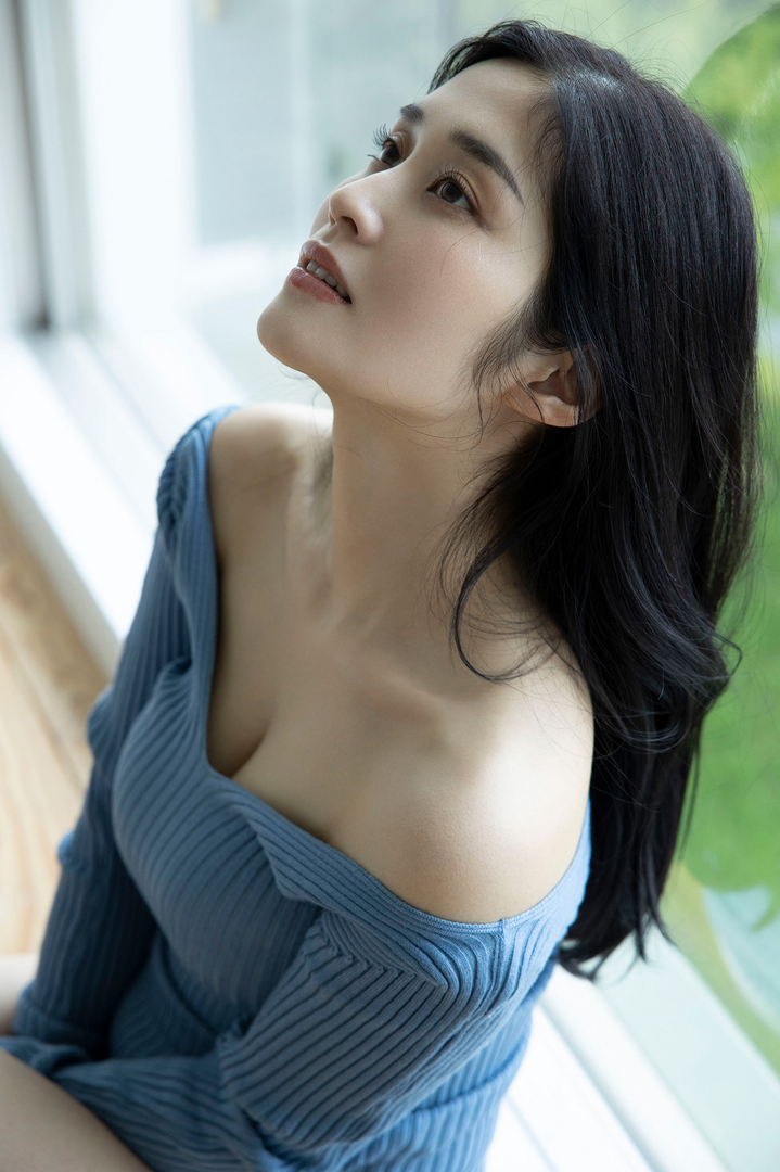 韩国三级伦理电影美女主角高清图片