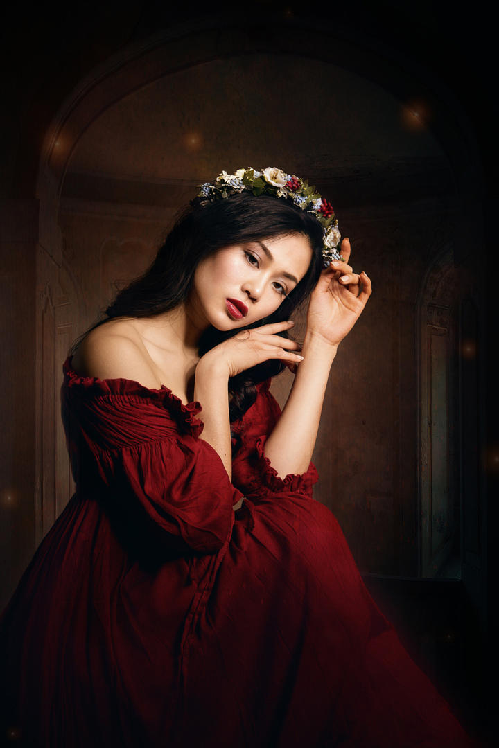 穿着红色长裙的国外美女肖像艺术写真图片