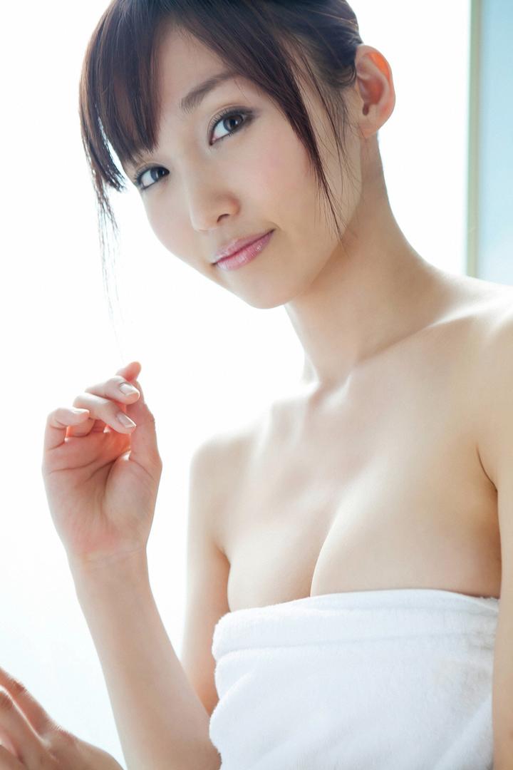 裹着浴巾的日本白嫩女神性感美女大全