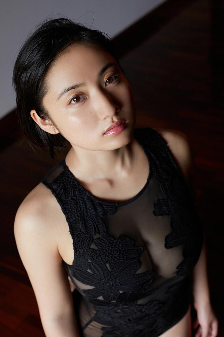 日本成熟性感女性人体艺术摄影图片