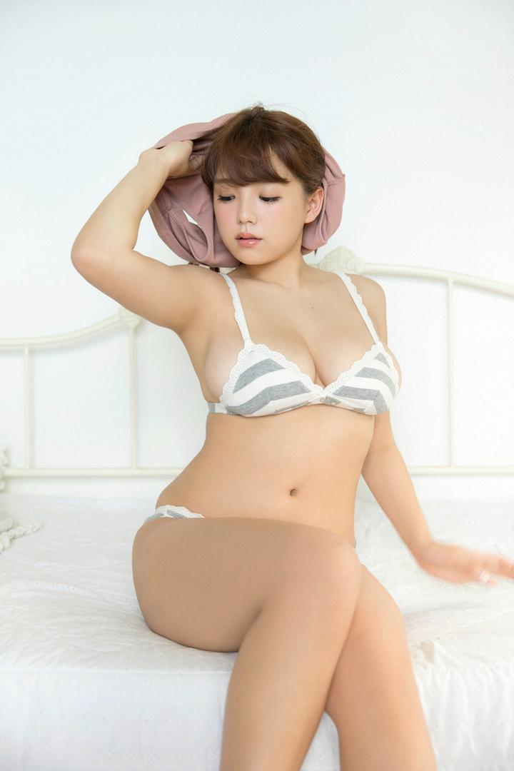日本成熟AV女优篠崎爱性感人体艺术摄影写真图片