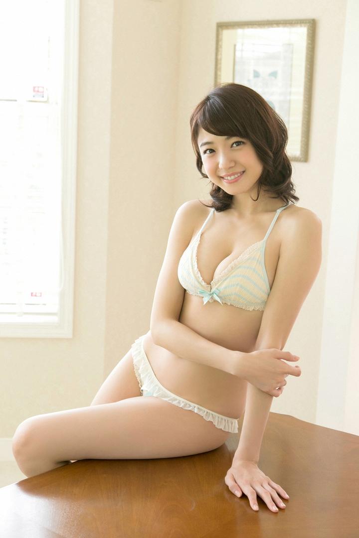 亚洲精品日韩内衣美女图片专区